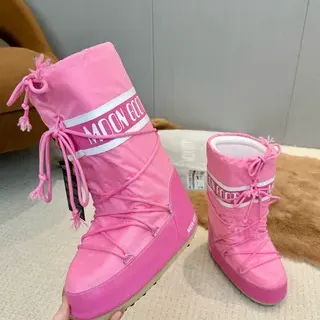 Moon Boot 经典粉色系带雪地靴