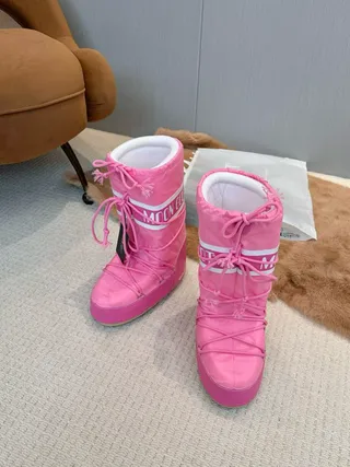 Moon Boot Classic Pink Drawstring Snow Boots 6