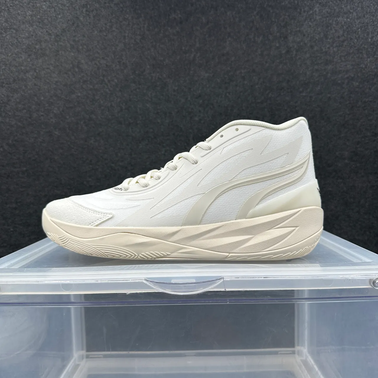 Off-White High-Top Monochrome Basketball Shoes 2