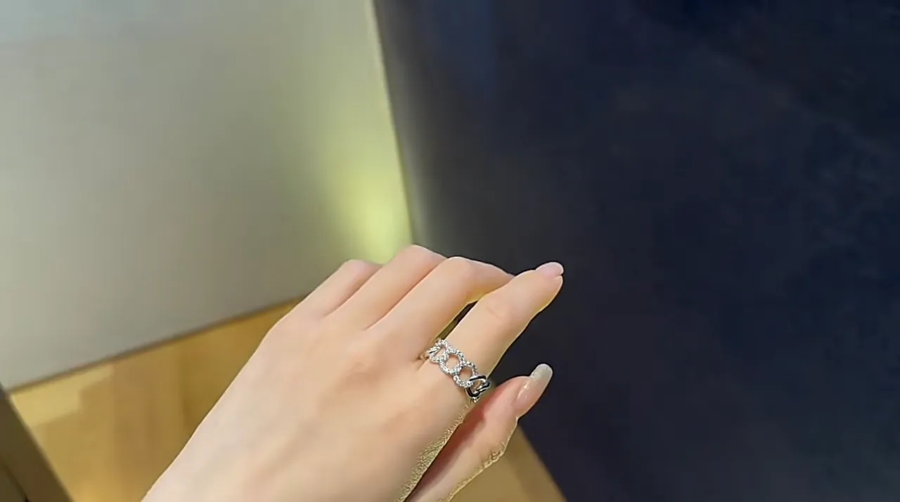 Pavé-Set Multi-Link Silver-Toned Ring 4