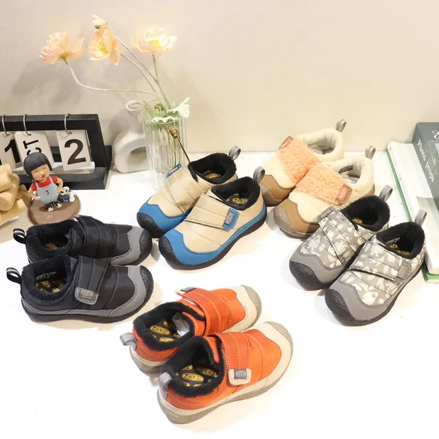 Peach and Cream Fleece-Trimmed Slip-On Casual Shoes 3