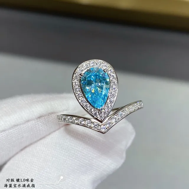 Pear-Shaped Aquamarine Halo Pavé Diamond Ring 8