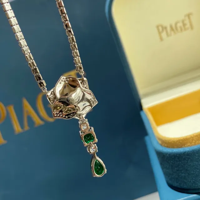 Piaget Silver Green Floral Pavé Pendant Gemstone Drop Necklace 4