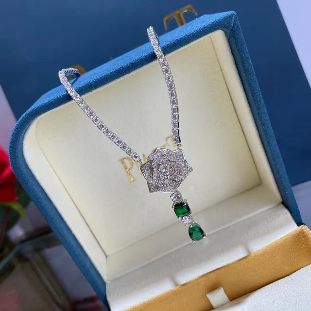 Piaget Silver Green Floral Pavé Pendant Gemstone Drop Necklace 7