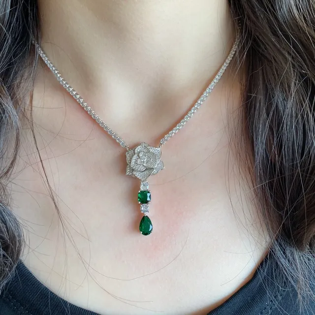 Piaget Silver Green Floral Pavé Pendant Gemstone Drop Necklace 8