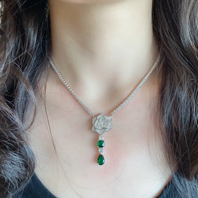 Piaget Silver Green Floral Pavé Pendant Gemstone Drop Necklace 9