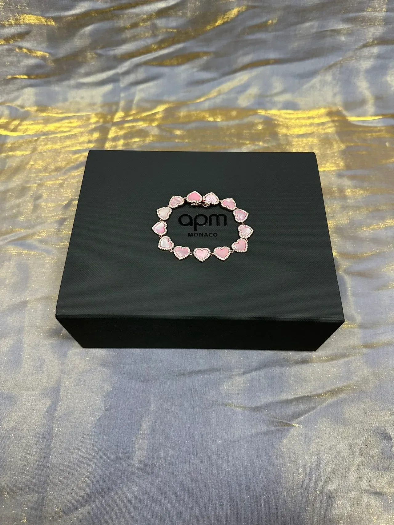 Bracelet en or doré avec cinq pierres et cœur de nacre rose en bezel 3