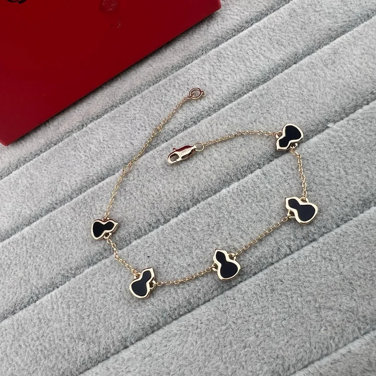 Qeelin Wulu Enamel Gourd Charm Gold-Tone Bracelets 6