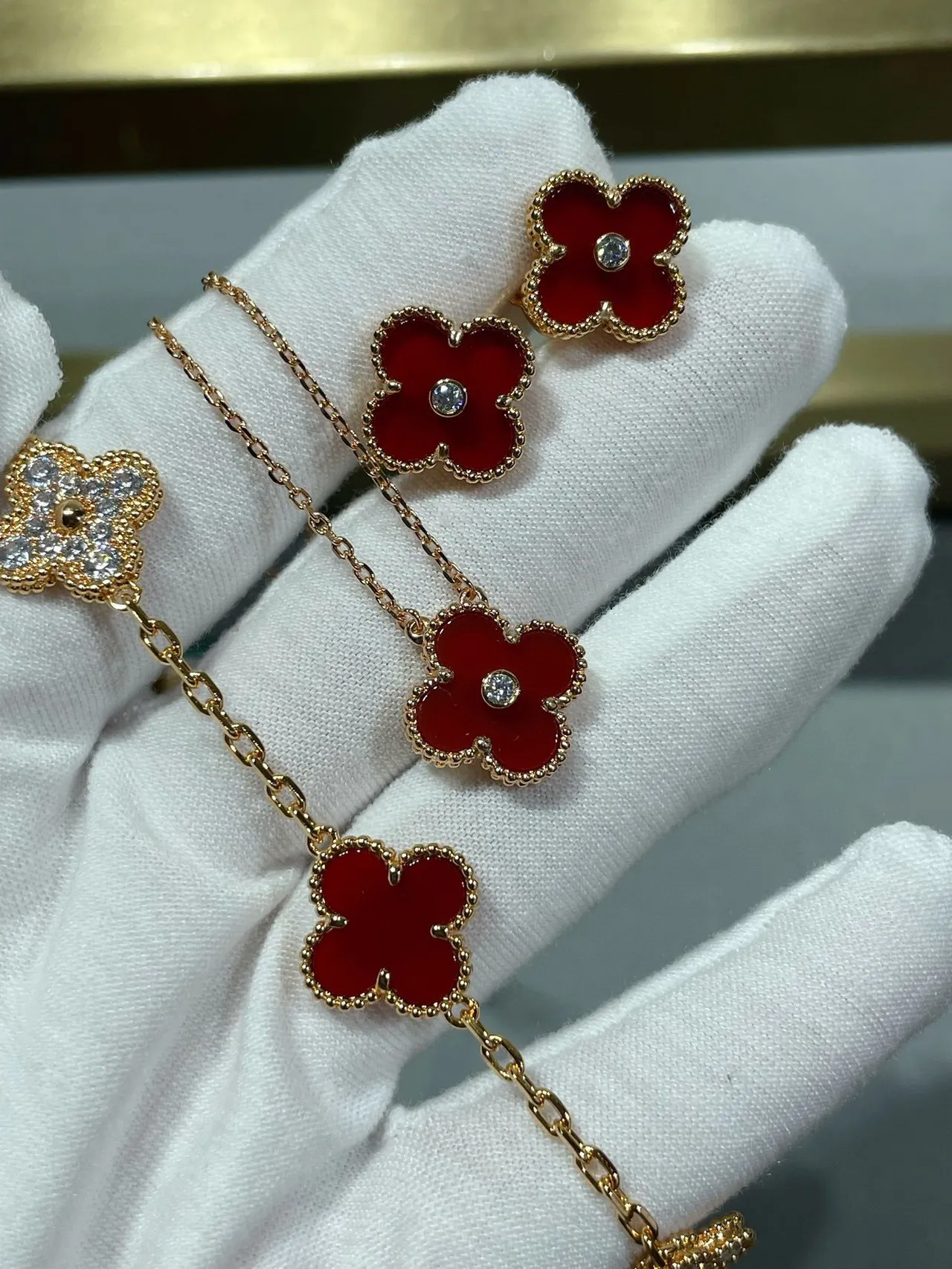 Red Gold Chain Enamel Heart Pendant Necklace 3