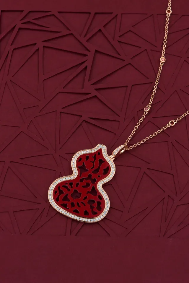 Red Gold Gourd-Shaped Pendant Filigree Cutout Design Necklace 4