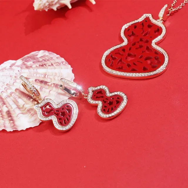 Red Gold Gourd-Shaped Pendant Filigree Cutout Design Necklace 6