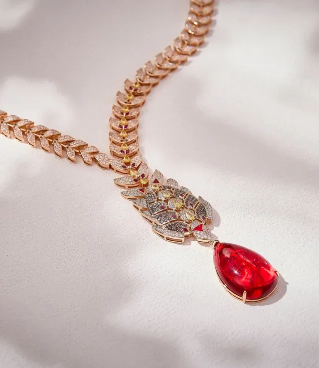 Red Gold Leaf-Motif Chain Pavé-Set Stones Necklace 4
