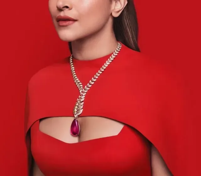 Red Gold Leaf-Motif Chain Pavé-Set Stones Necklace 6