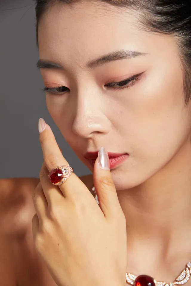 Red Pink Faceted Central Gem Enamel Detailing Ring 5