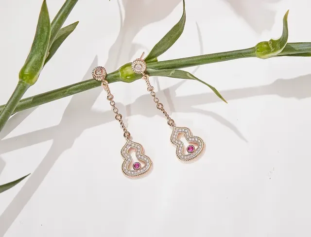 Red Pink Gourd-Shaped Pendant Pavé-Set Clear Stones Earrings 6