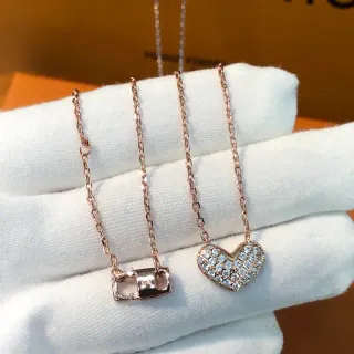 玫瑰金色调 Pavé 心形和锁扣款吊坠项链