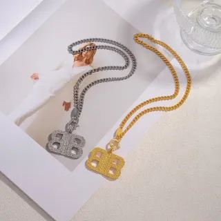 银色和金色闪光镂空吊坠项链