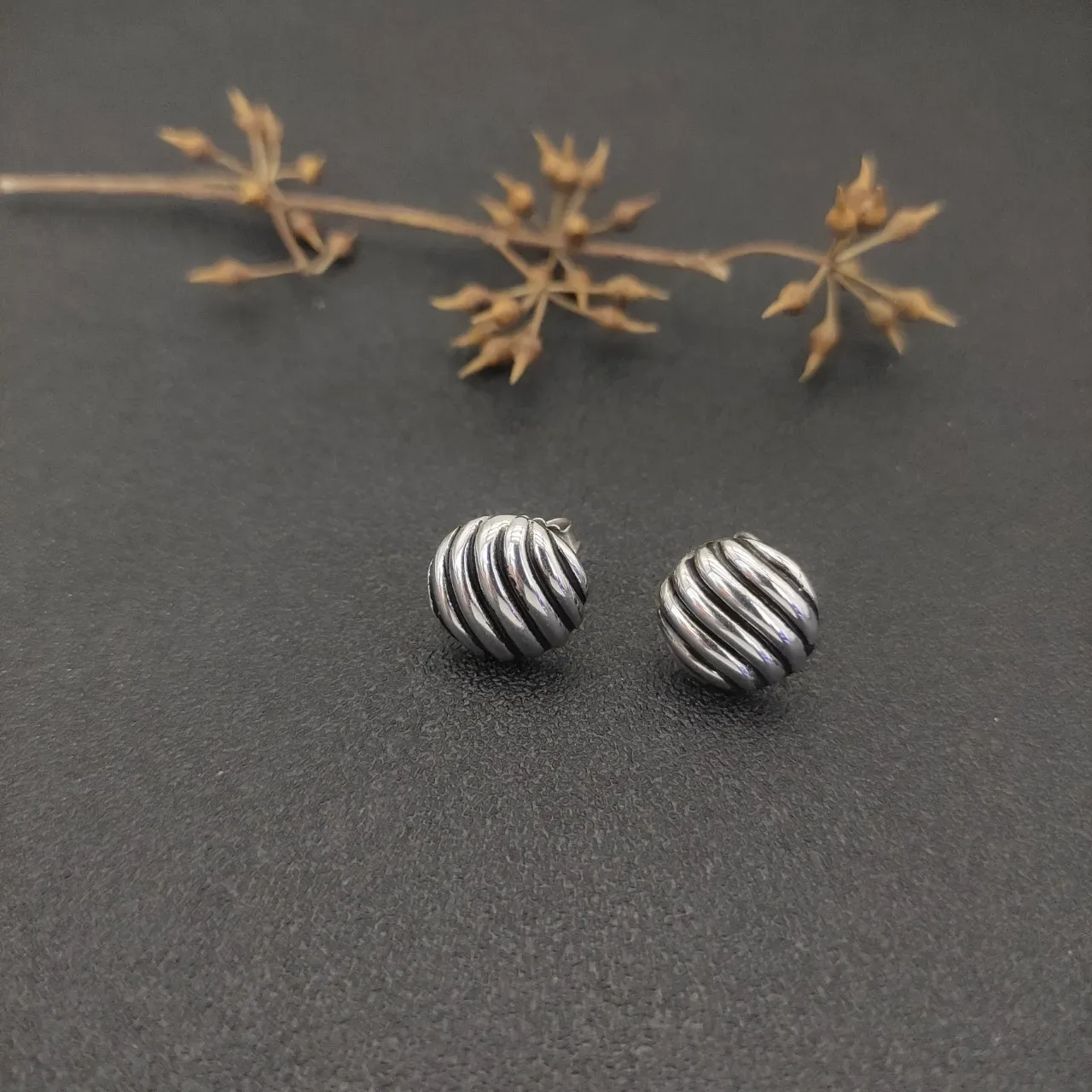 Silver Black Ribbed Spherical Metallic Jewelry 5