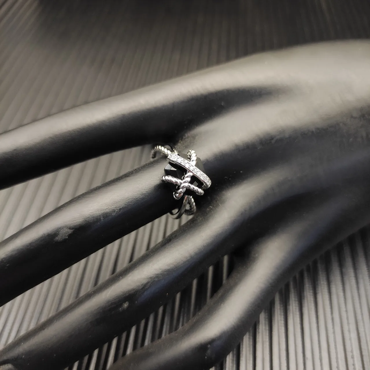 Silver Black Twisted Rope Band Faceted Gemstone Ring 7