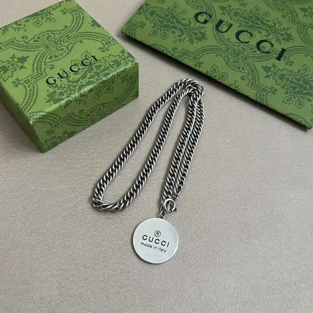 Silver Cable Chain Engraved Circular Pendant Necklace 2