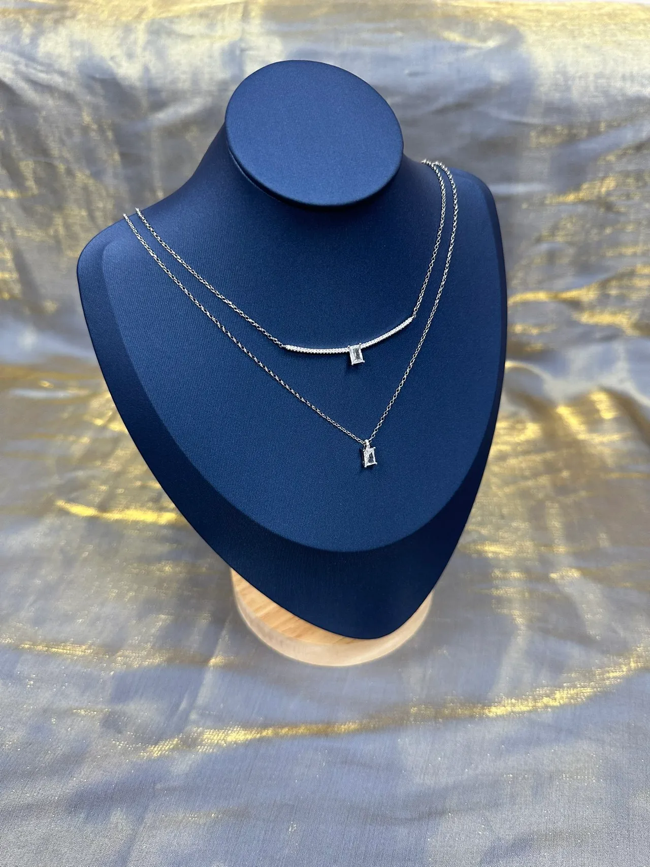 Silver Chain Rectangular Solitaire Pendant Necklace 9