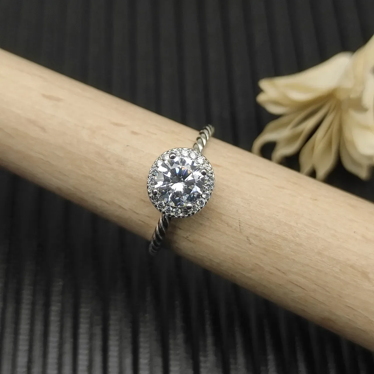 Silver Halo Setting Twisted Rope Band Ring 4