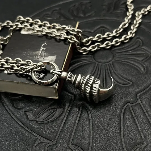 Silver-Toned Claw Pendant Necklace 3