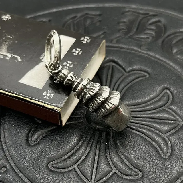 Silver-Toned Claw Pendant Necklace 5
