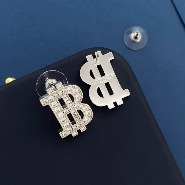 Silver Transparent Crystal-Encrusted Bitcoin-Symbol Shaped Brooch 3