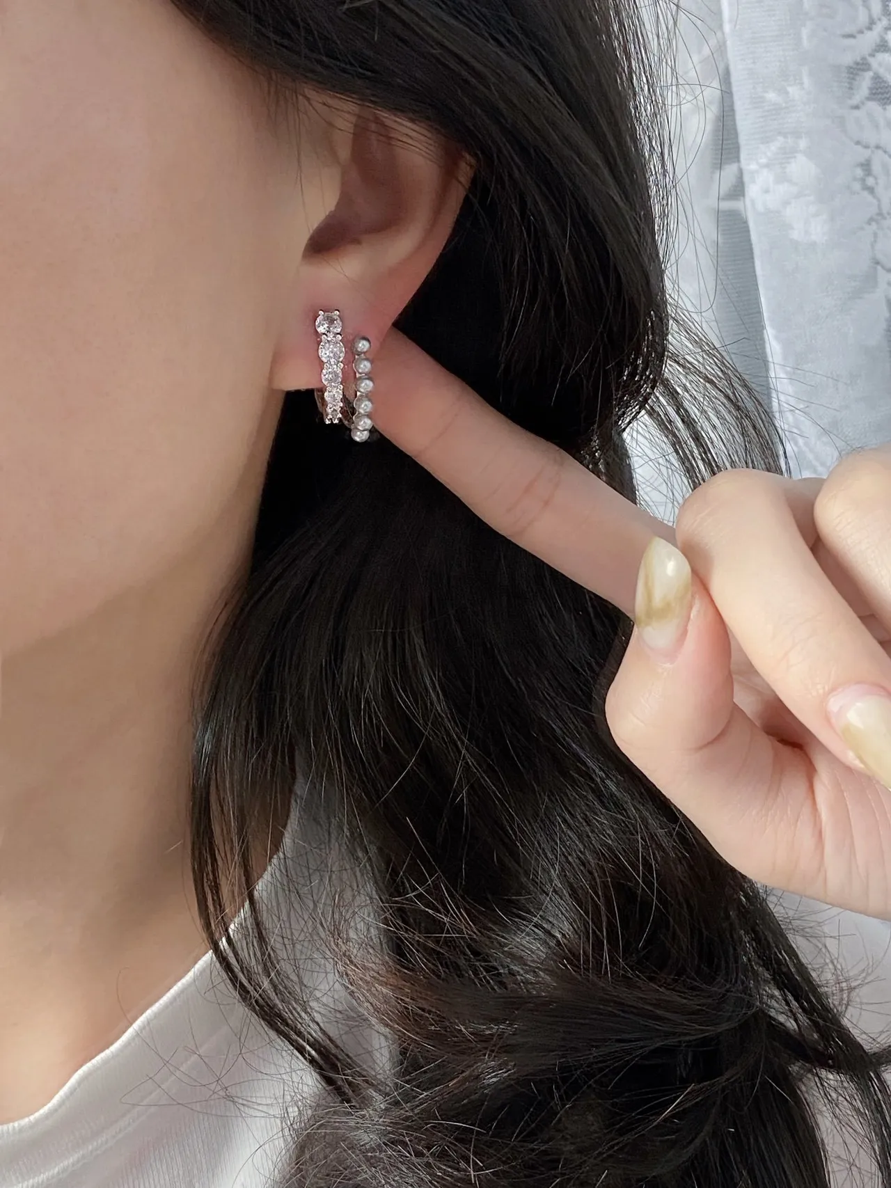 Silver White Pearl-and-Crystal Ear Cuffs Asymmetrical Double-Row Design Earrings 3