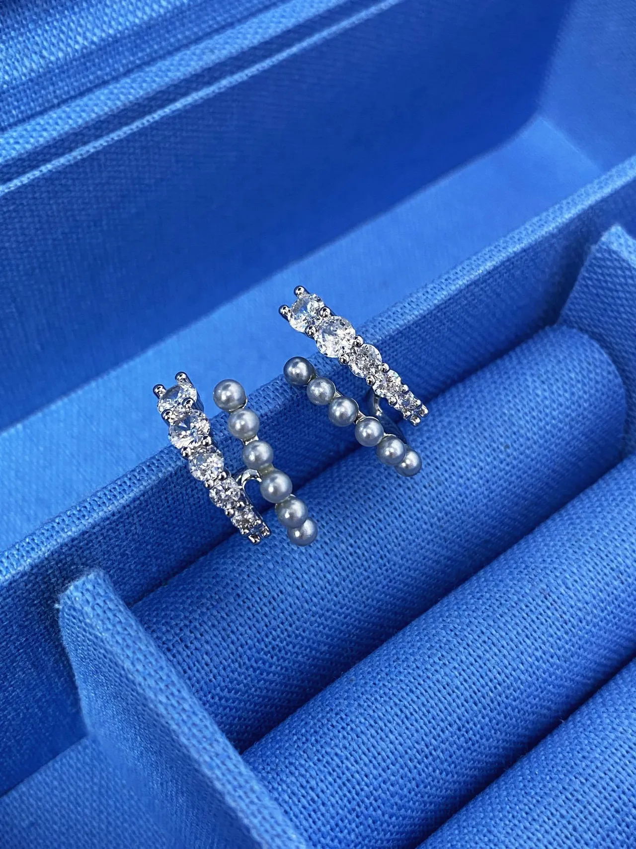 Silver White Pearl-and-Crystal Ear Cuffs Asymmetrical Double-Row Design Earrings 9