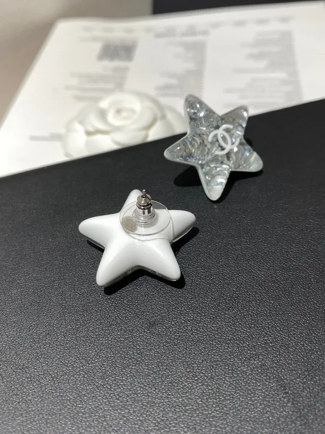 Star-Shaped Faceted Crystal Stud Earring 3