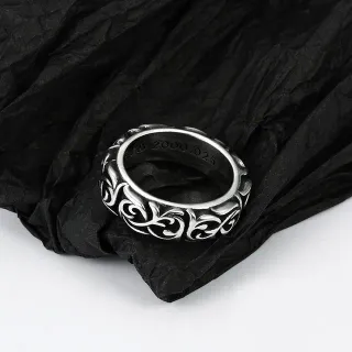 Anel de prata esterlina com filigrana scroll e banda larga