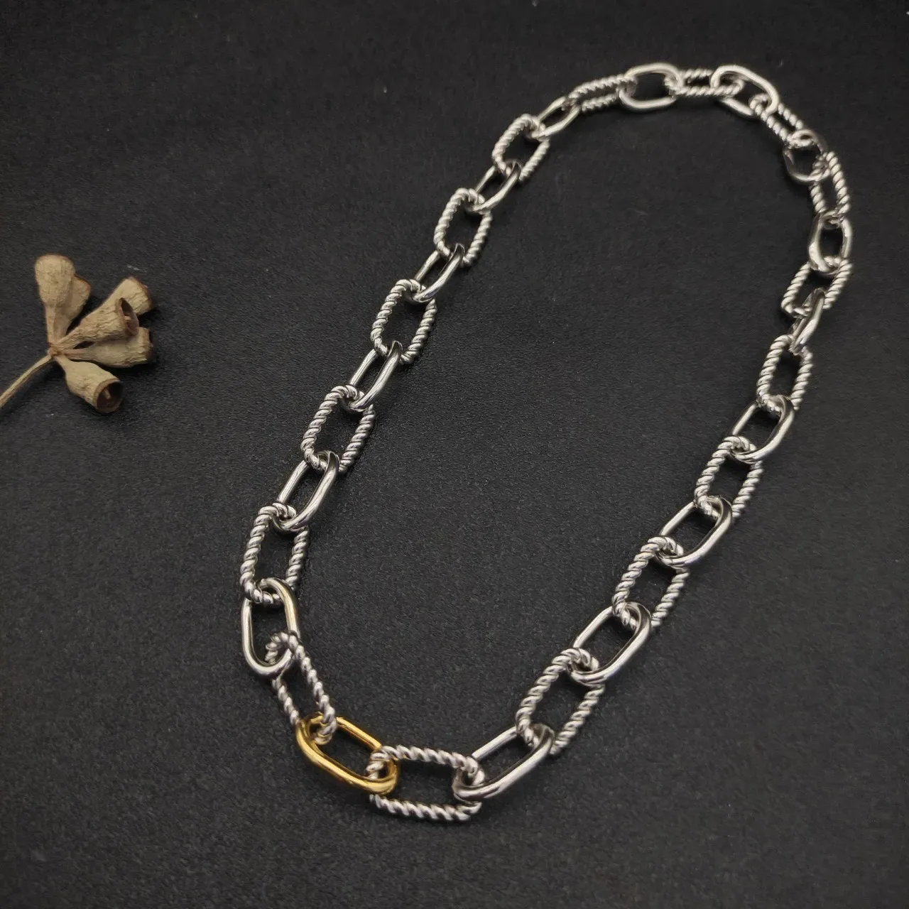 Two-Tone Twisted Rope Link Chain Necklace 2
