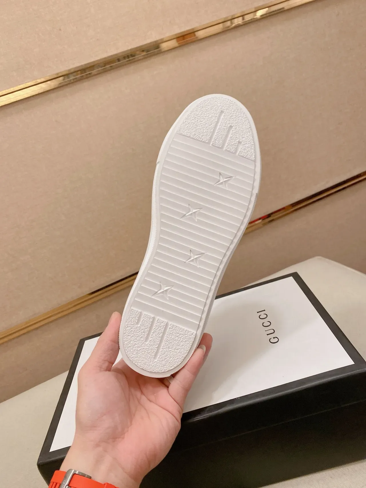 White Black Low-Top Lace-Up Sneakers 2