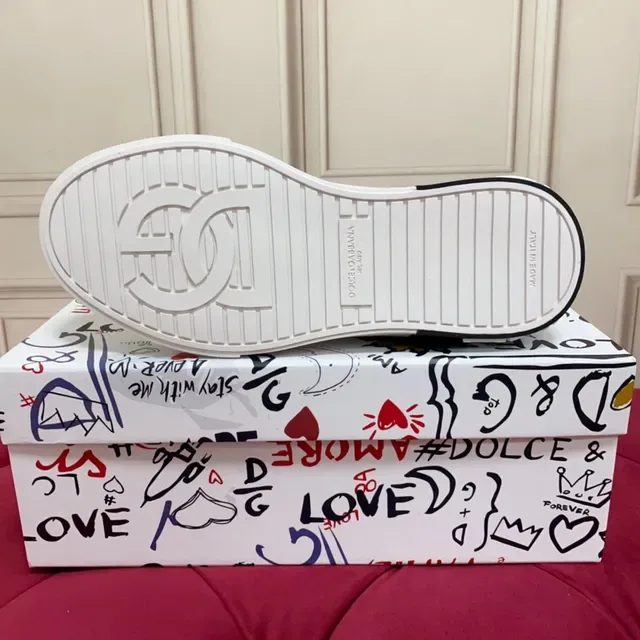 White Black Low-Top Leather Upper Sneakers 2
