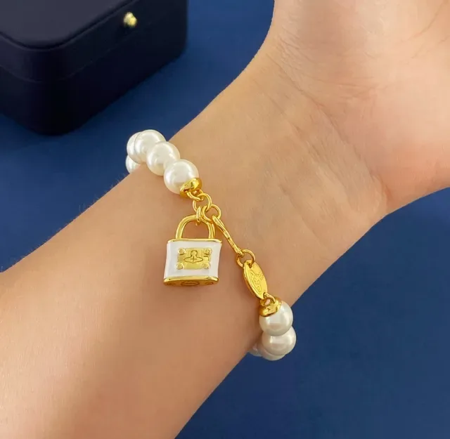 White Gold Pearl-Beaded Hardware Bracelet 3