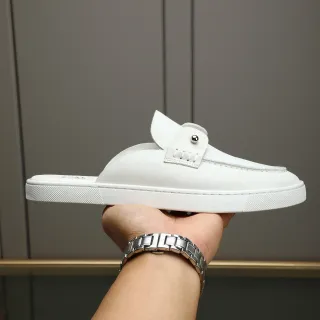白色无跟一脚蹬乐福鞋
