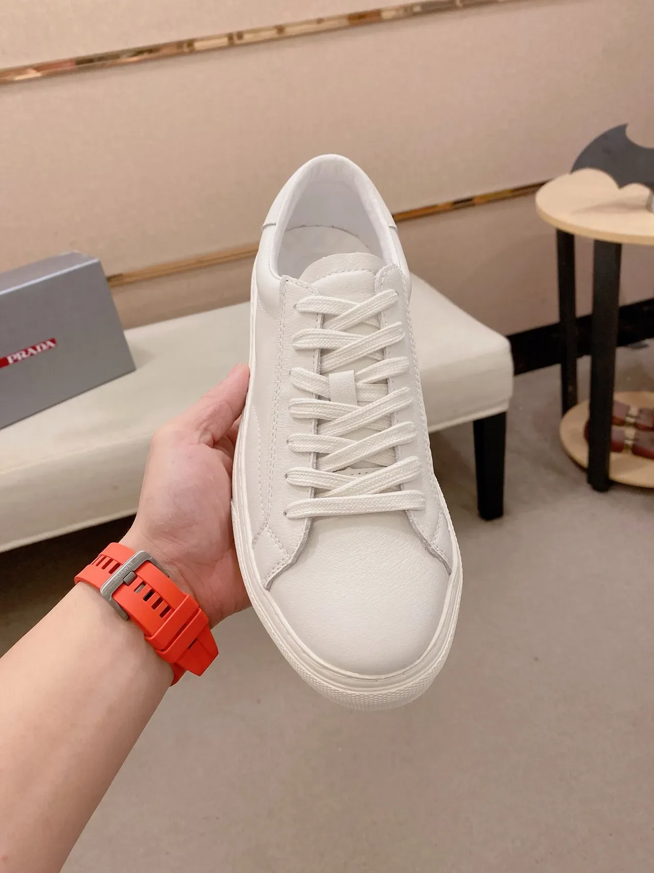 White Low-Top Lace-Up Casual Sneaker 6
