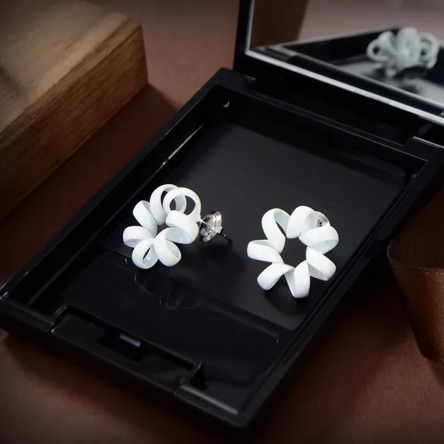 White Sculpted Loop Stud Earrings 2
