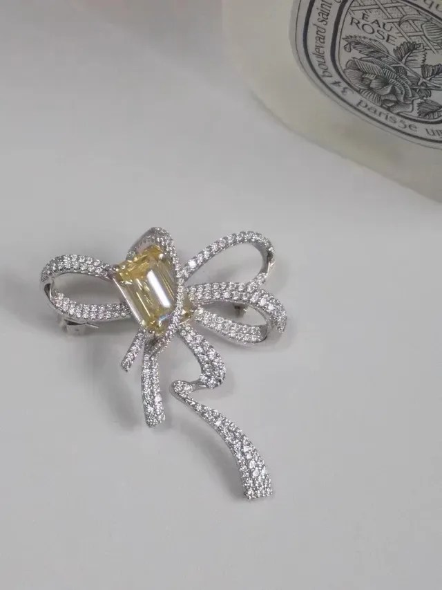 Yellow Gemstone Pavé Ribbon Brooch 7