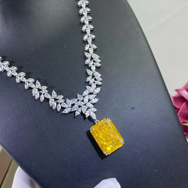 Yellow Silver Floral Leaf Motif Chain Rectangular Emerald-Cut Pendant Necklace 3