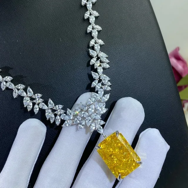 Yellow Silver Floral Leaf Motif Chain Rectangular Emerald-Cut Pendant Necklace 7
