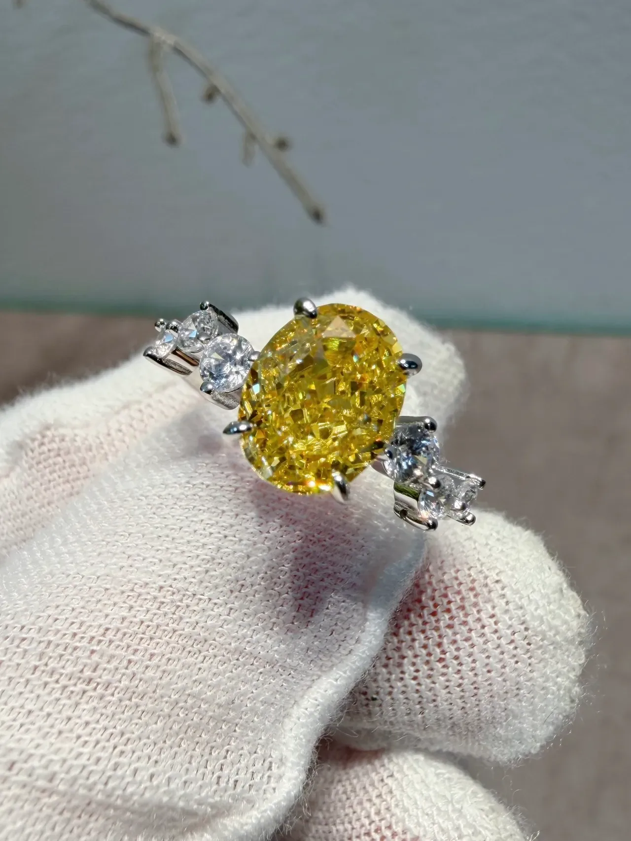 Yellow Silver Oval-Cut Central Gemstone Four-Prong Solitaire Setting Ring 6