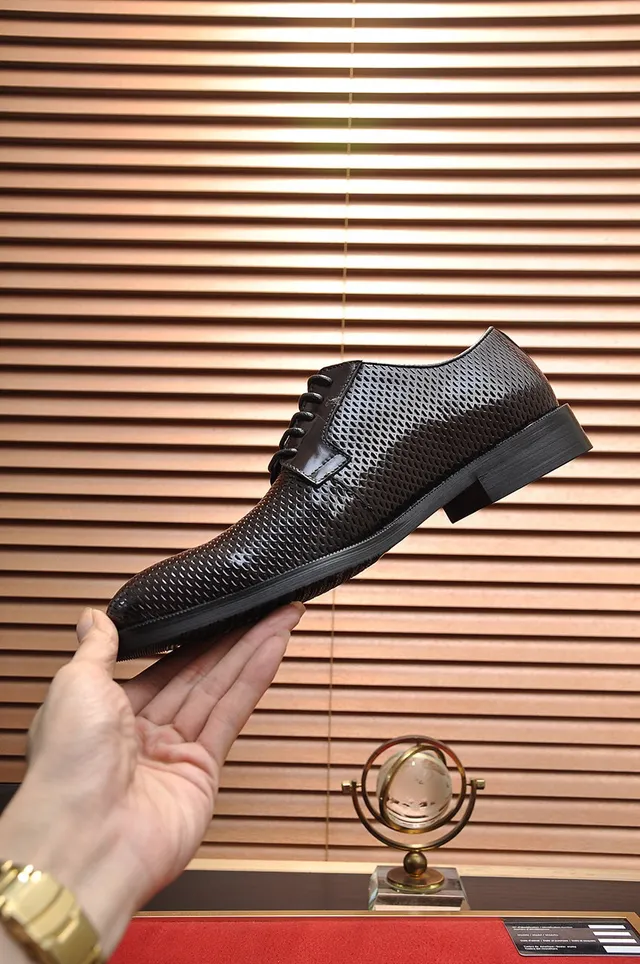 Giorgio Armani Perforated Brown Cap Toe Oxford Shoes 7