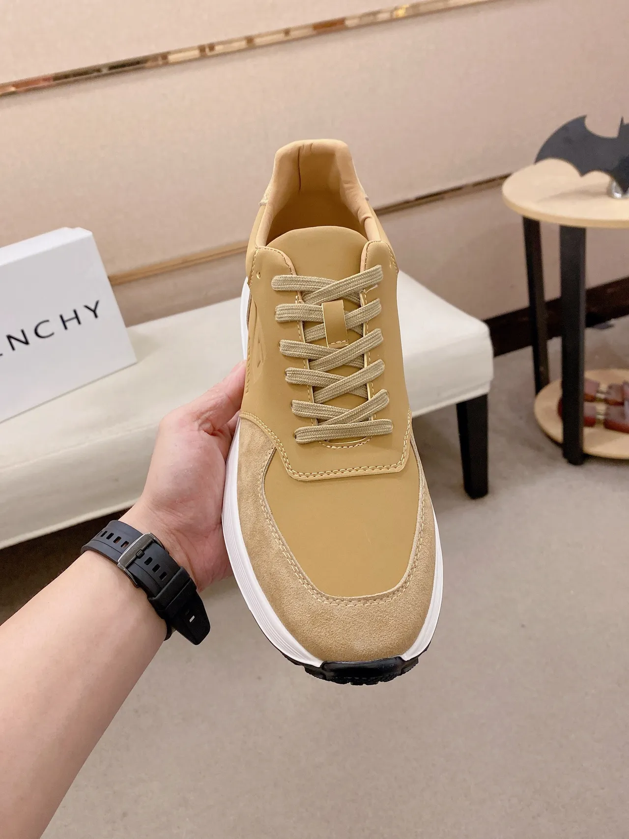 Givenchy City Sport حذاء رياضي كاجوال بني سويدي وجلد سميك 2