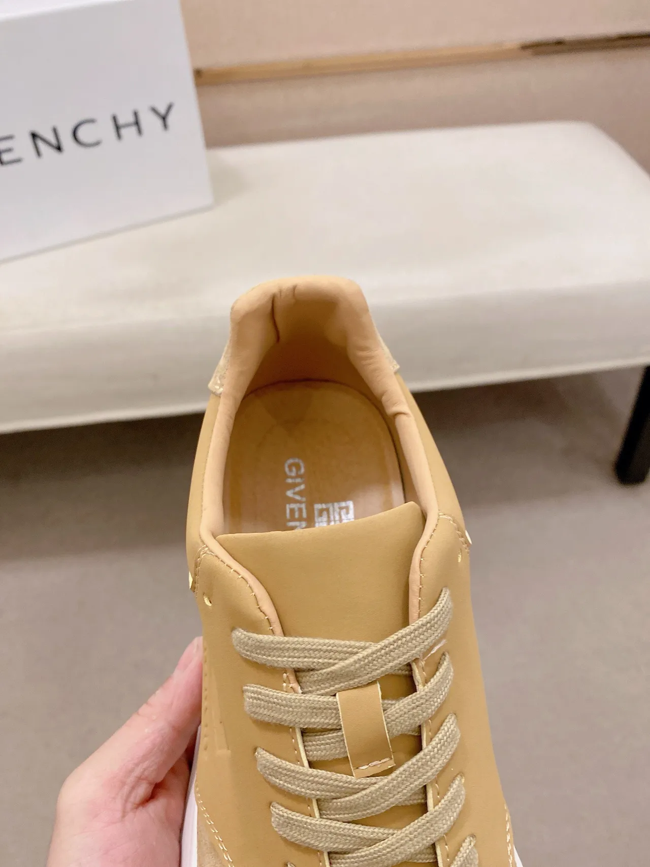 Givenchy City Sport حذاء رياضي كاجوال بني سويدي وجلد سميك 6