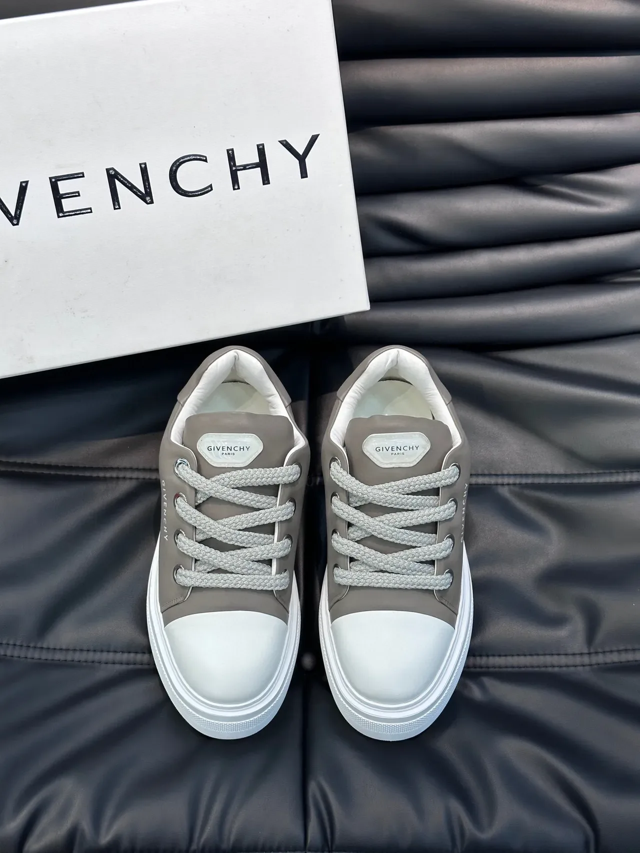 Givenchy City Sport Taupe et Blanc Lifestyle Sneakers 2
