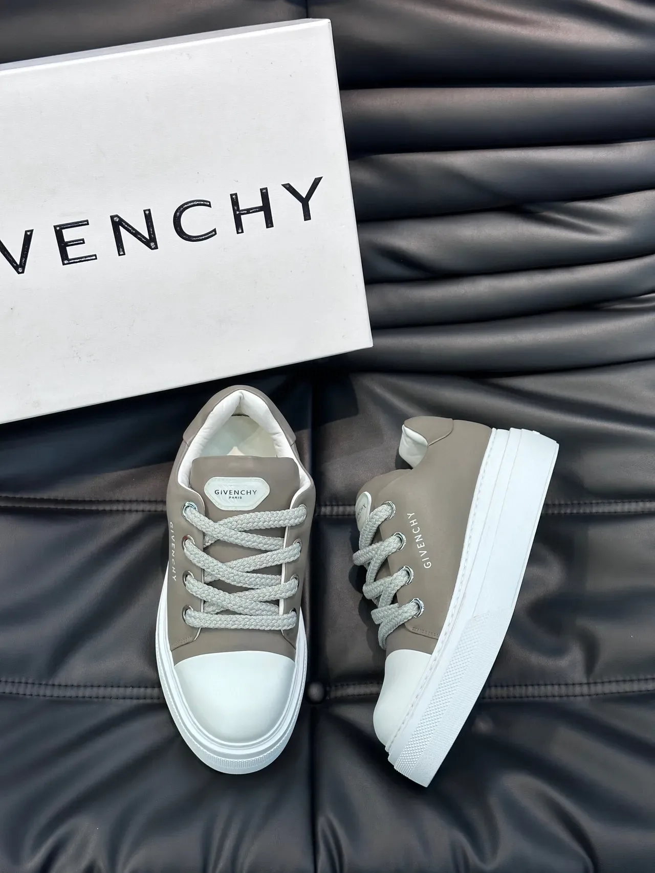 Givenchy City Sport Taupe et Blanc Lifestyle Sneakers 3
