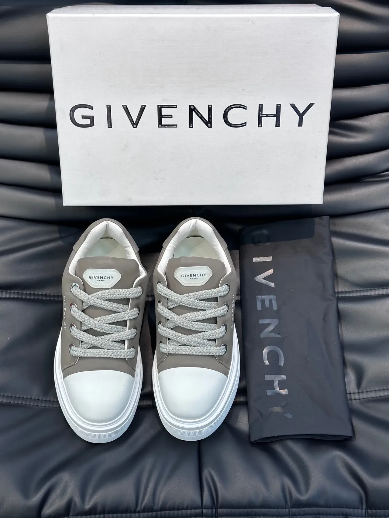 Givenchy City Sport Taupe et Blanc Lifestyle Sneakers 4